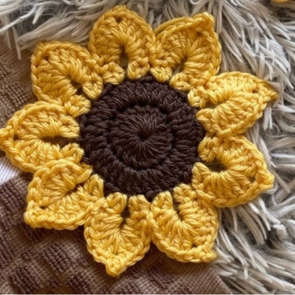 Handmade Yellow Sunflower Coaster crochet
Includes 1 flower coaster